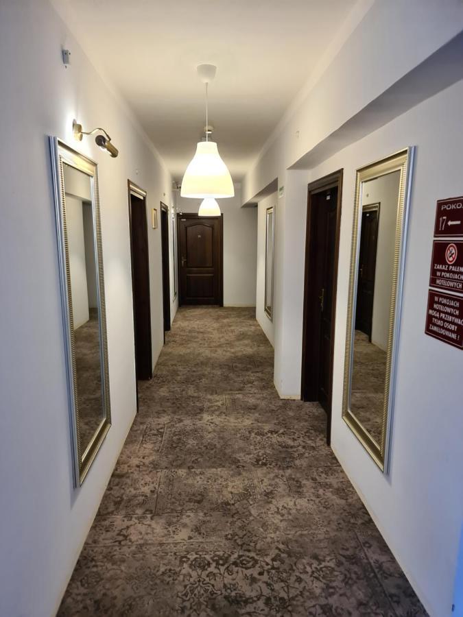 Hotel Staropolska โทมาสโชว ลูเบลสกี ภายนอก รูปภาพ