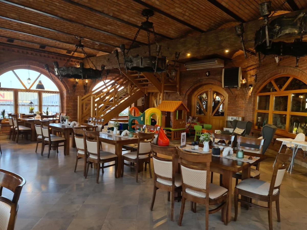 Hotel Staropolska โทมาสโชว ลูเบลสกี ภายนอก รูปภาพ
