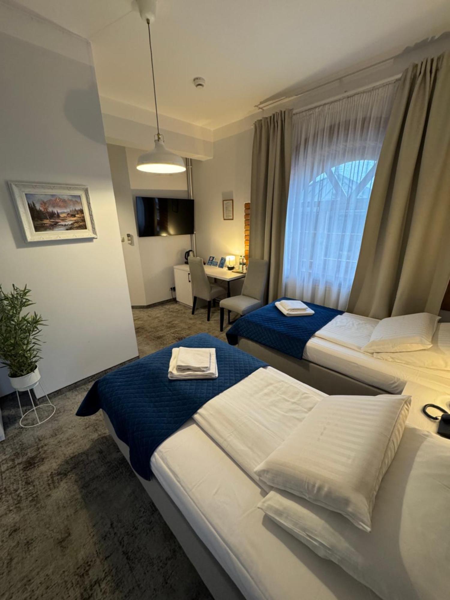 Hotel Staropolska โทมาสโชว ลูเบลสกี ภายนอก รูปภาพ