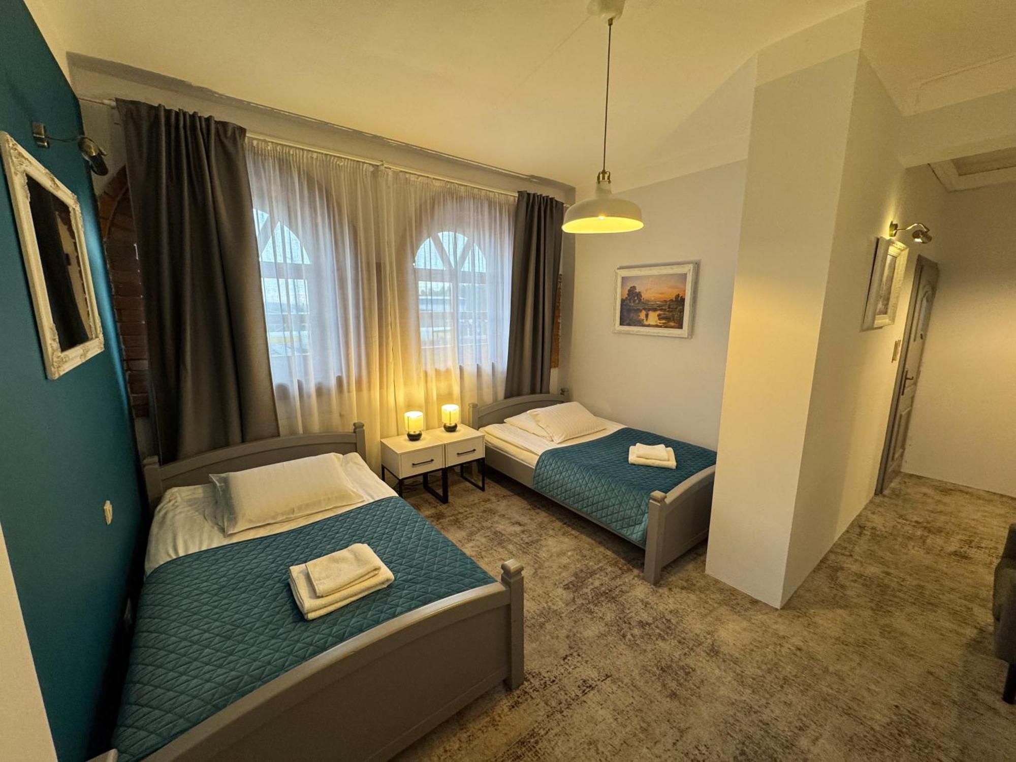 Hotel Staropolska โทมาสโชว ลูเบลสกี ภายนอก รูปภาพ