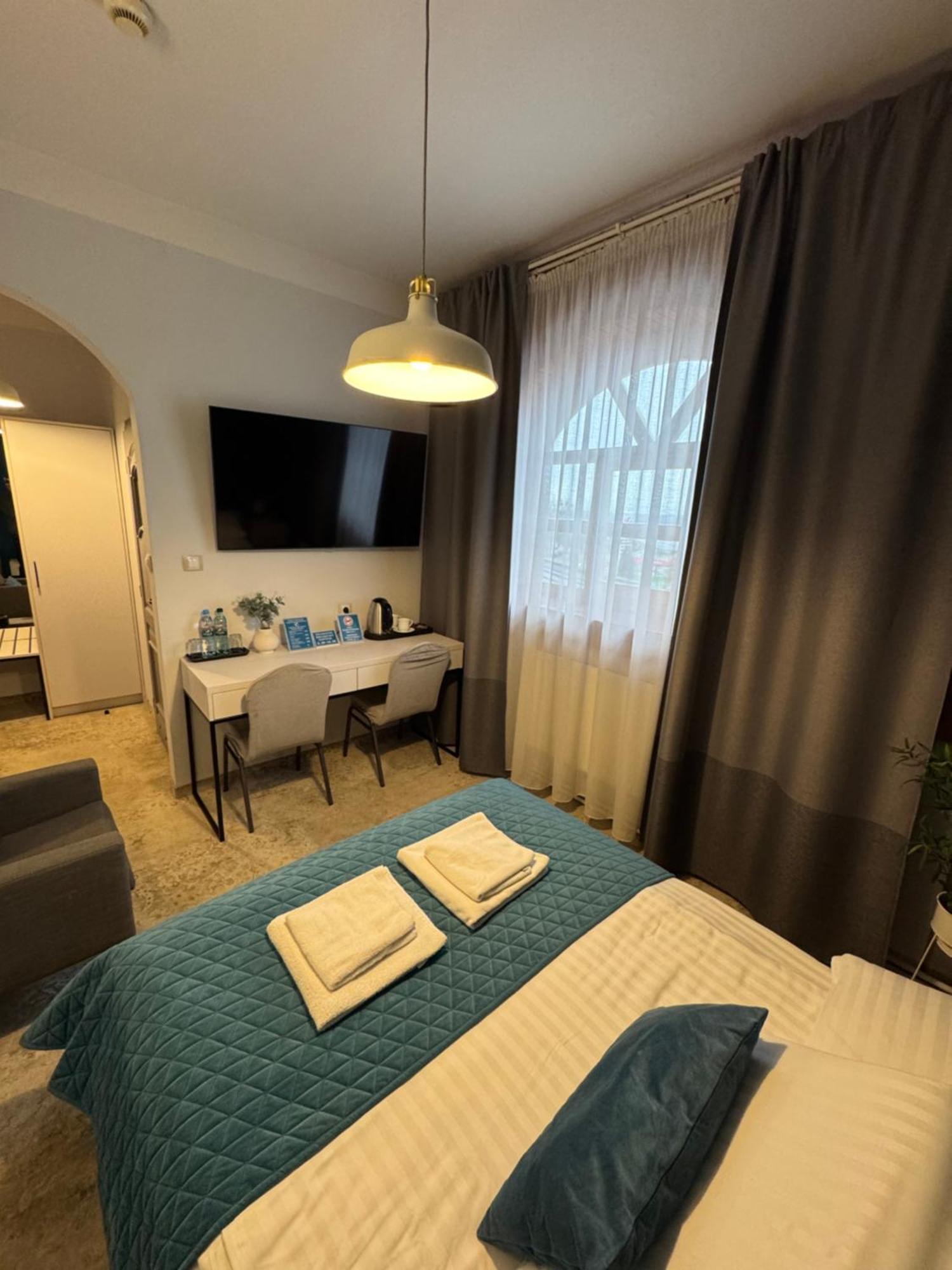 Hotel Staropolska โทมาสโชว ลูเบลสกี ภายนอก รูปภาพ
